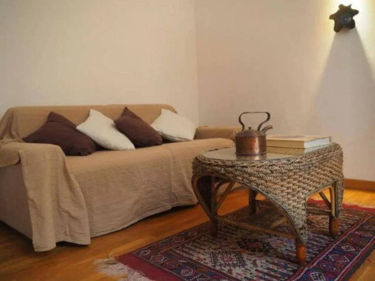 Terrace Apartment On The Monuments Of Rome Italy