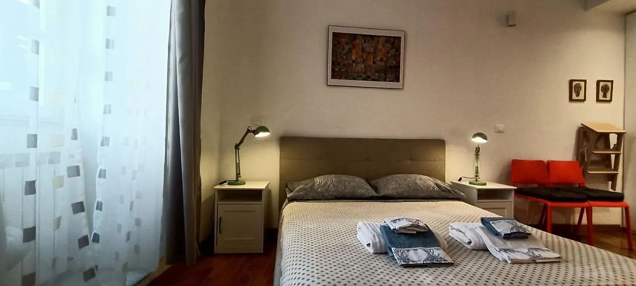 Terrace Apartment On The Monuments Of Rome 0*,