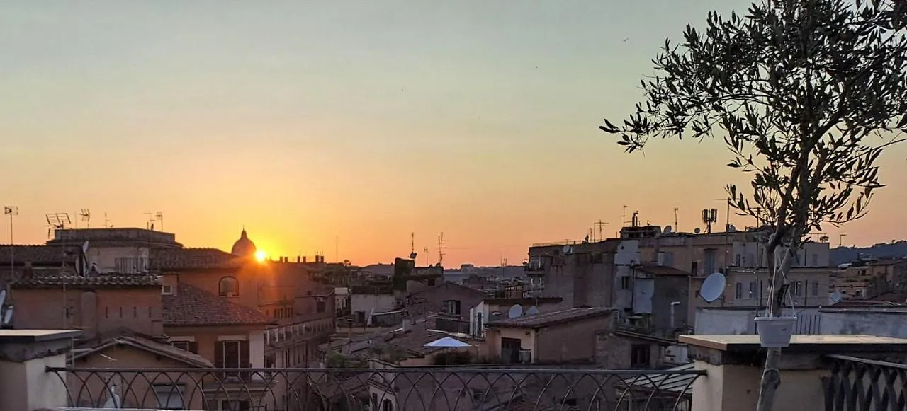 Terrace Apartment On The Monuments Of Rome Italy