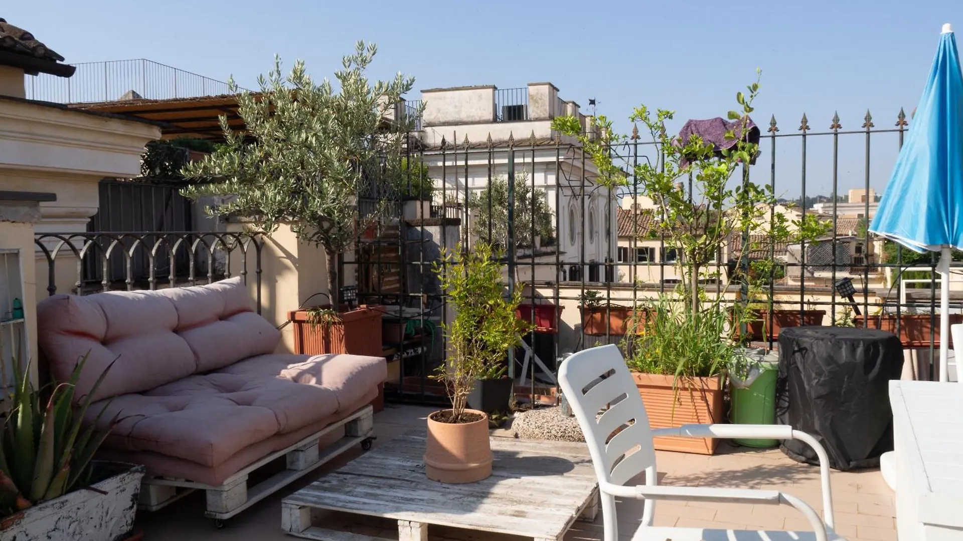 Terrace Apartment On The Monuments Of روما 0*,  إيطاليا