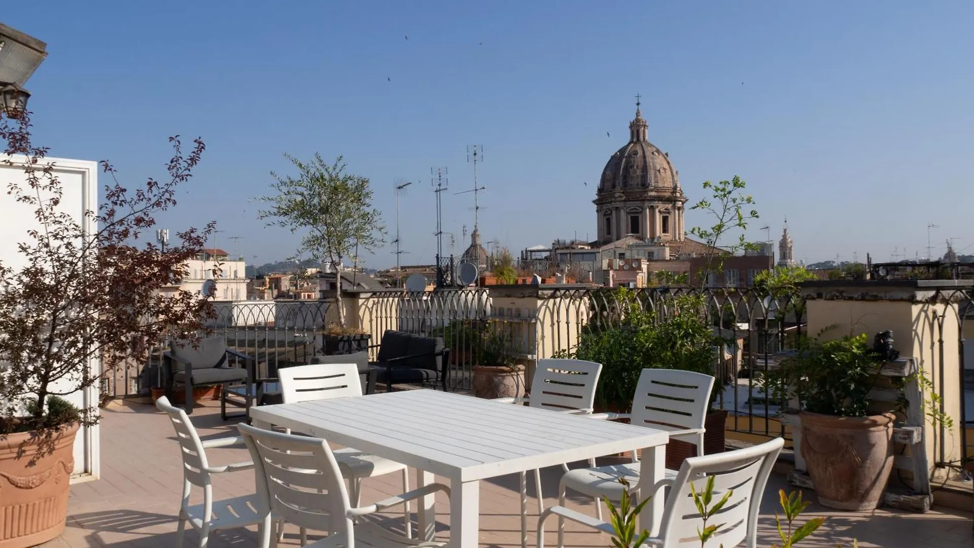 Terrace Apartment On The Monuments Of Rome location